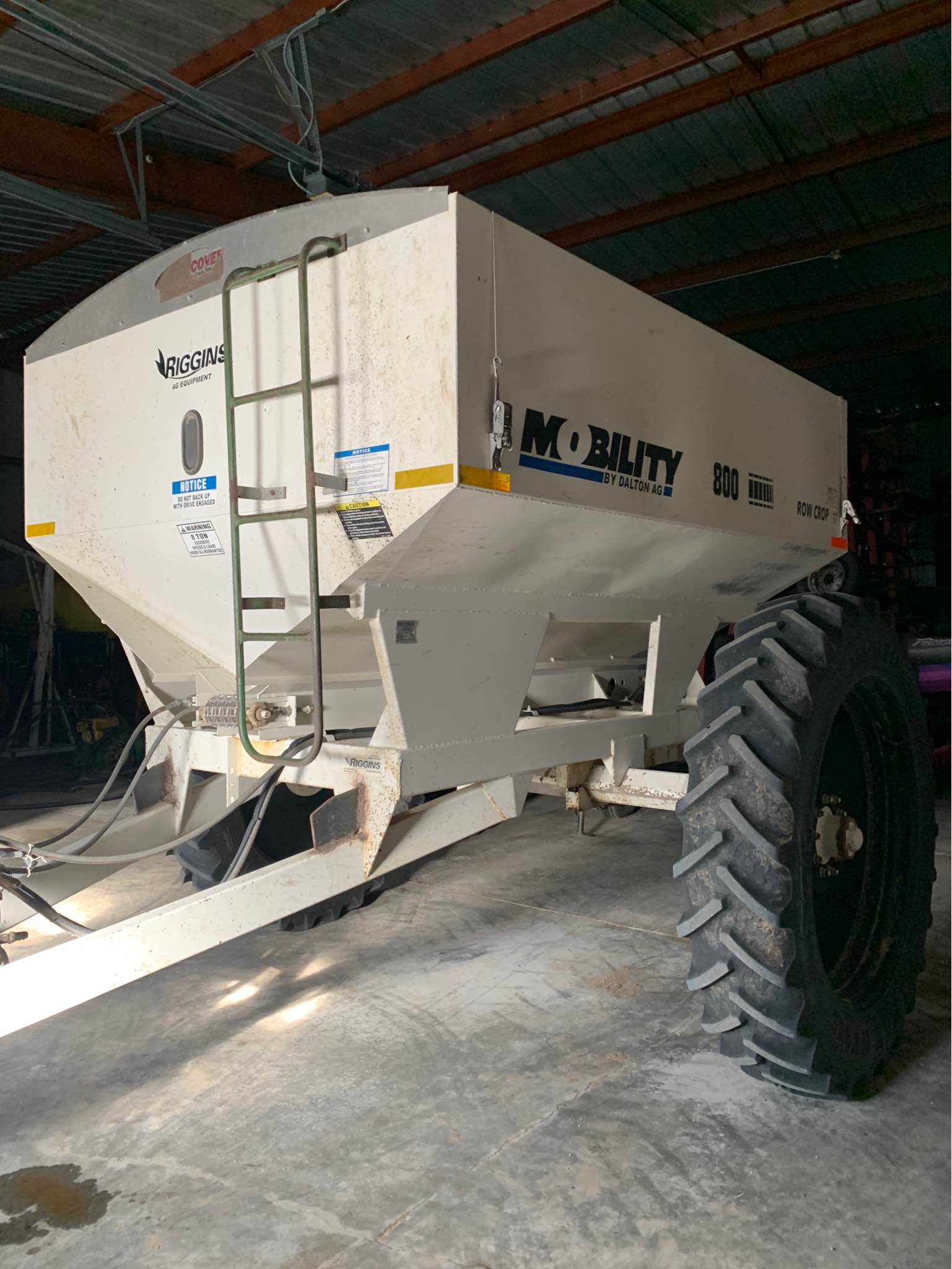 2016 Mobility Dry Spreader 800 Machine Bluebook