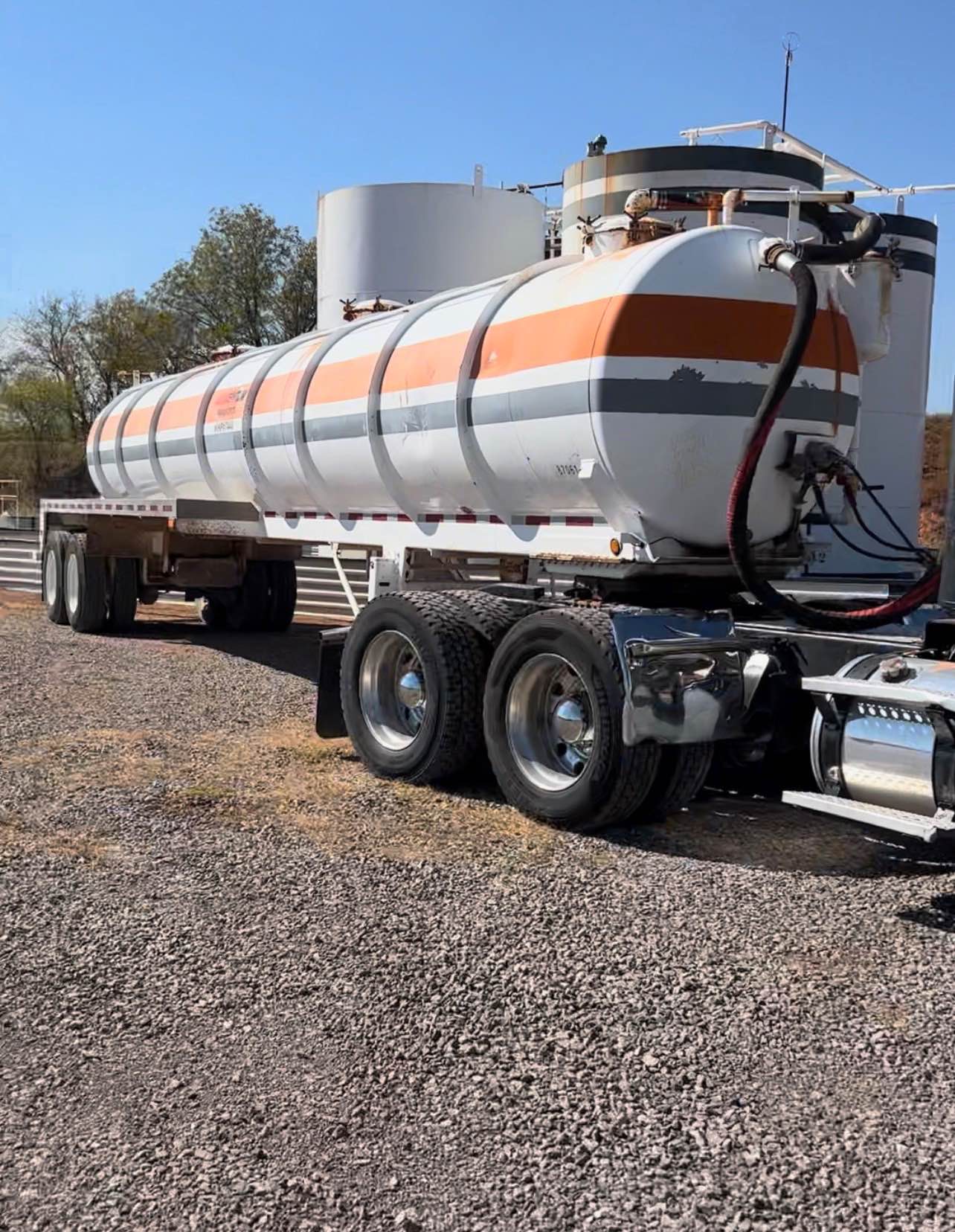 2015 Troxell 140 bbl vacuum tanker trailer Machine Bluebook