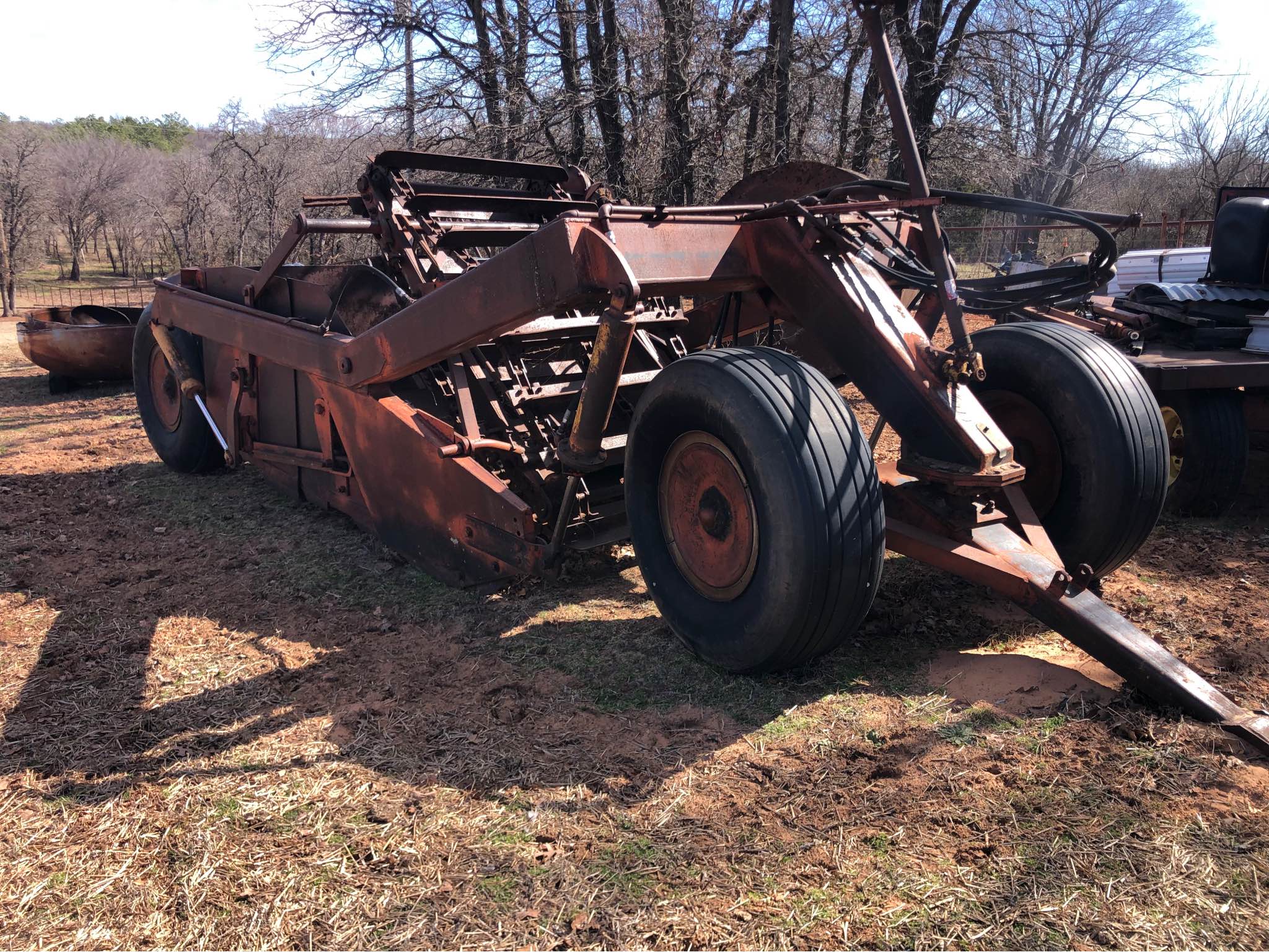 Elevating pan scraper dirt mover. 90+ hp Tractor pull type 540 PTO