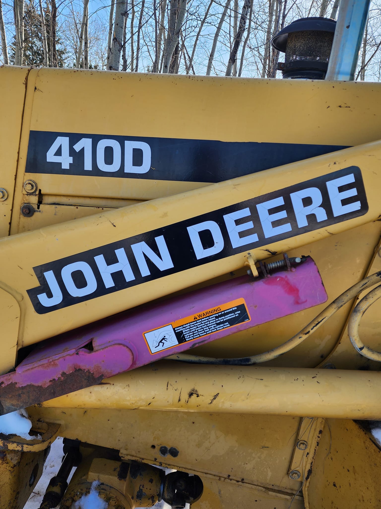 John deere…. extenda hoe….clam bucket…4×4 Meter shows under 2000 hours