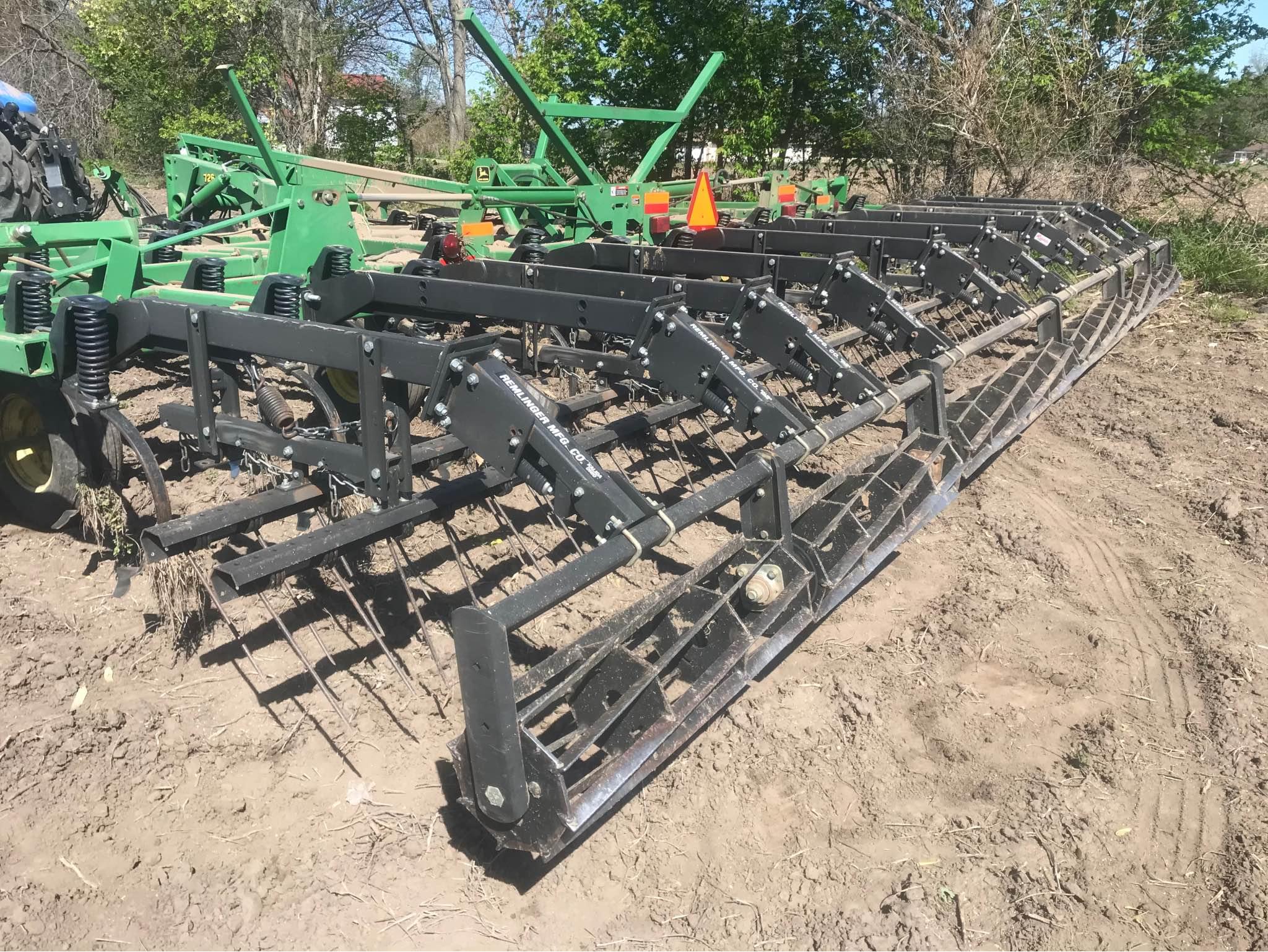 2001 27’ mulch finisher knock off sweeps remlinger harrow attachment